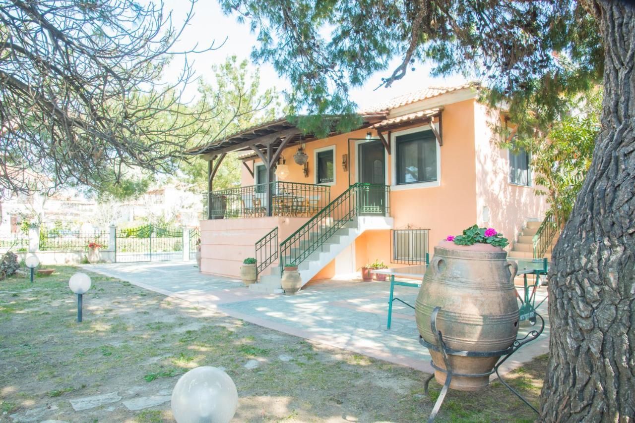 Villa Pefka Нікіті Екстер'єр фото